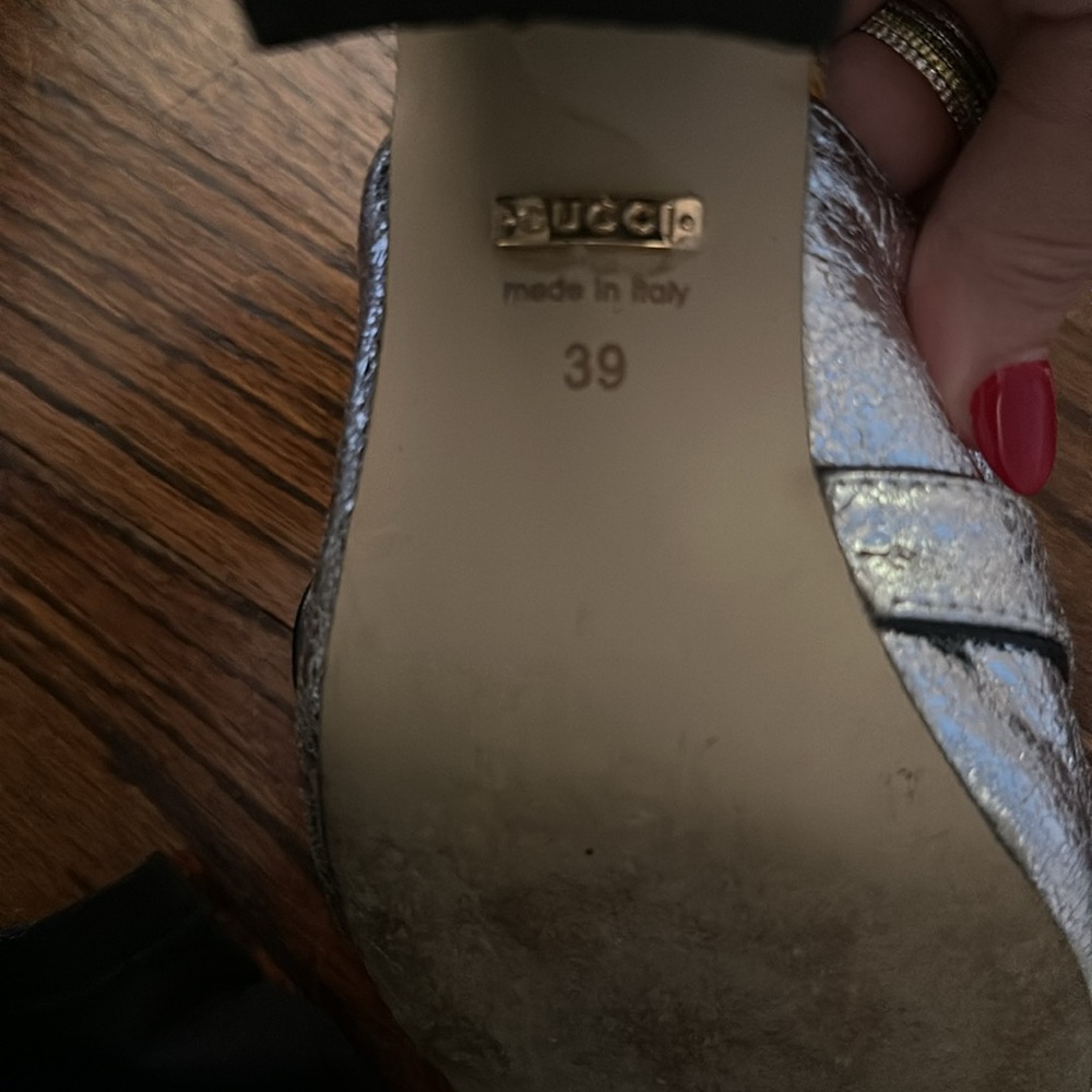 Gucci Silver Crinkled Leather GG Marmont Fringed Mules Size 39 - Picture 5 of 5